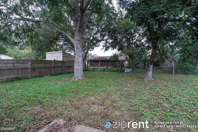 Building Photo - 3 br, 1.5 bath House - 5231 Ridgestone Str...