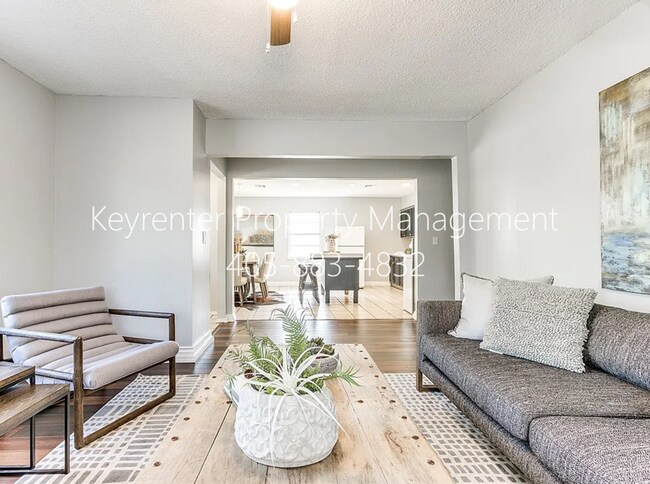 Foto del edificio - 3615 SW 12th St