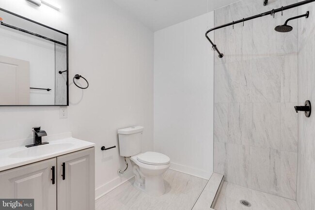 Foto del edificio - 2234 N Franklin St