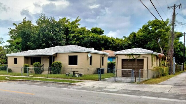Foto del edificio - 4821 NW 10th Ave