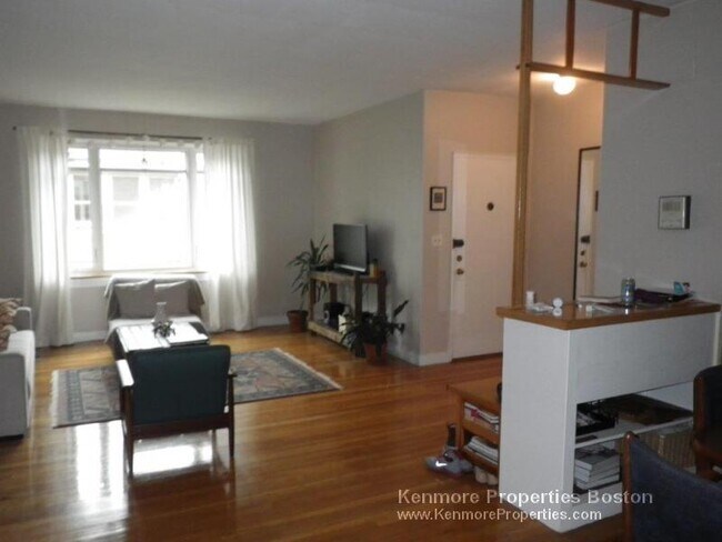 Foto del edificio - 573 Washington St
