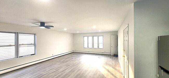 Building Photo - 708 Garfield Ave