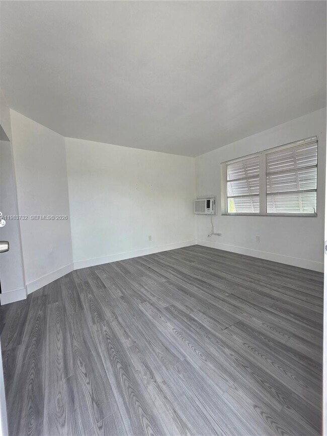 Foto del edificio - 57 Esplanade Dr