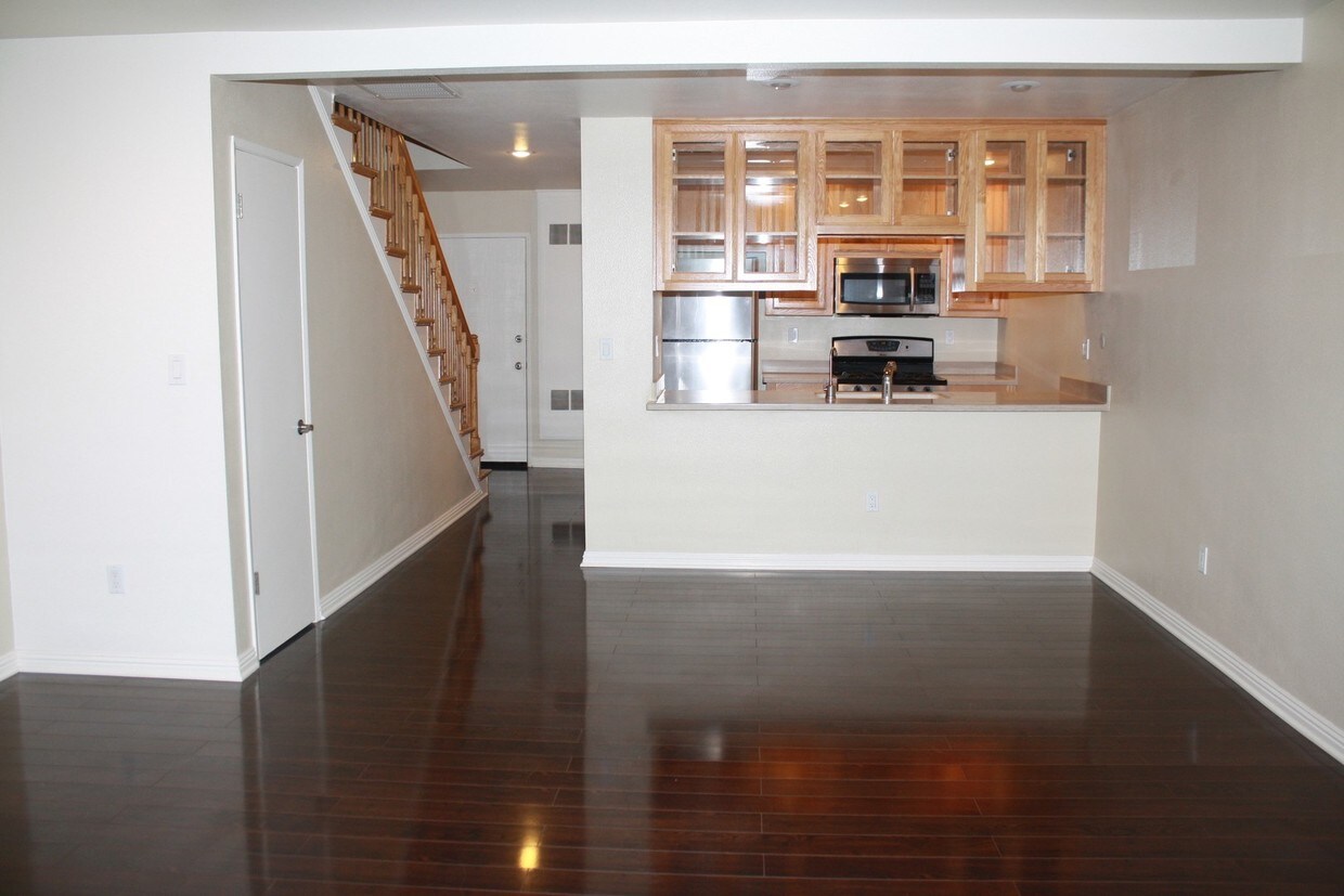 Primary Photo - 1153 S Dover Cir