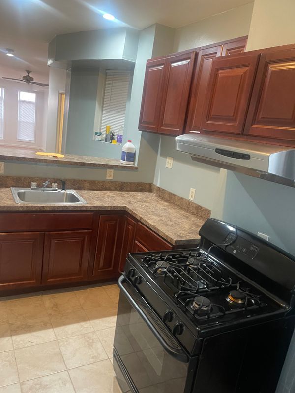 Foto del edificio - 518 Sanford Pl