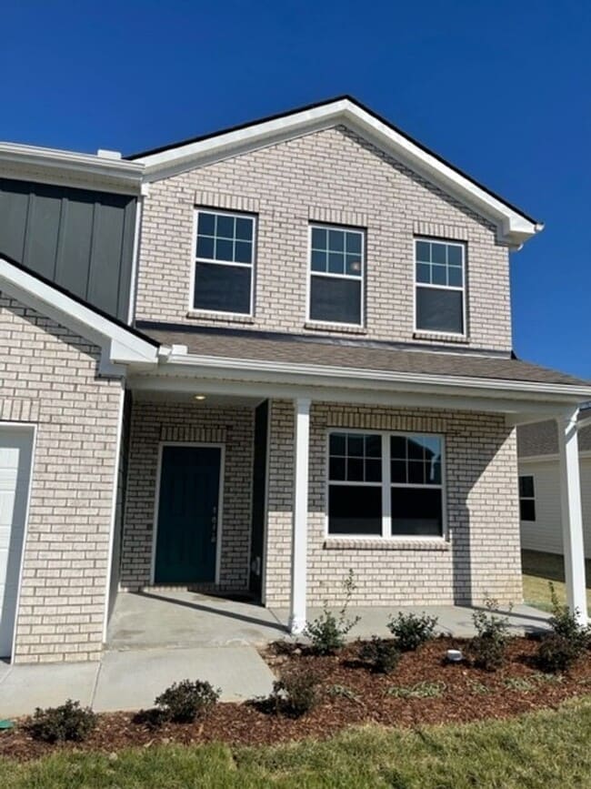 Building Photo - **RARE FIND: NEWER 2022-BUILT, 4-BEDROOM H...