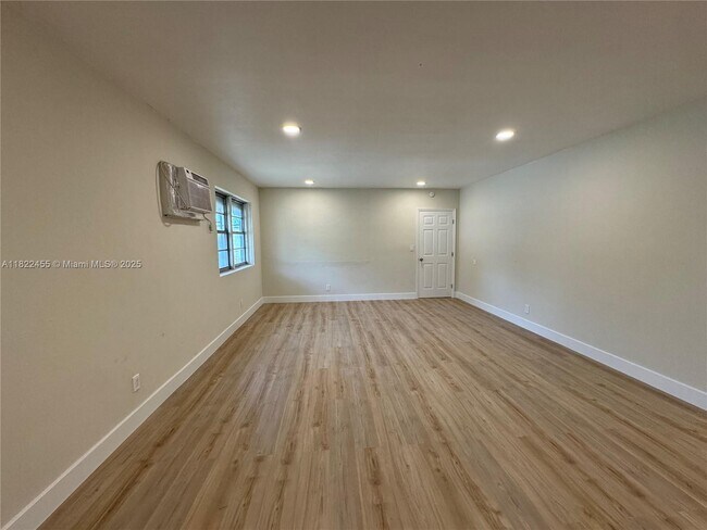 Building Photo - 1711 Fillmore St