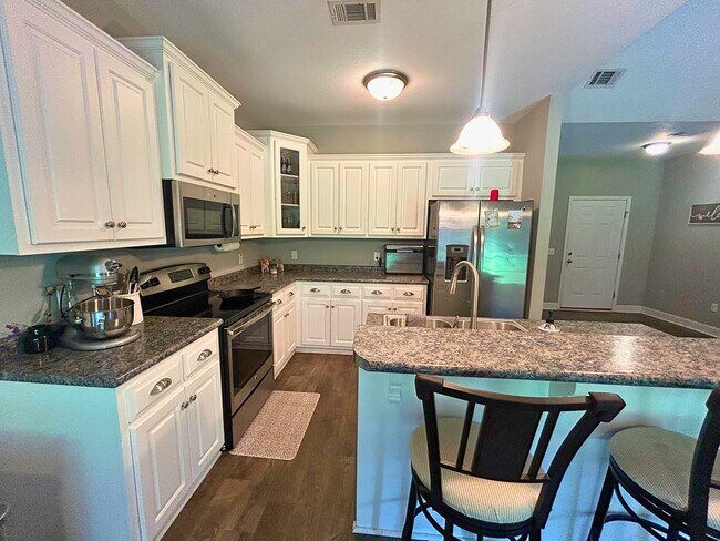 Foto del edificio - 425 Serenity Ave