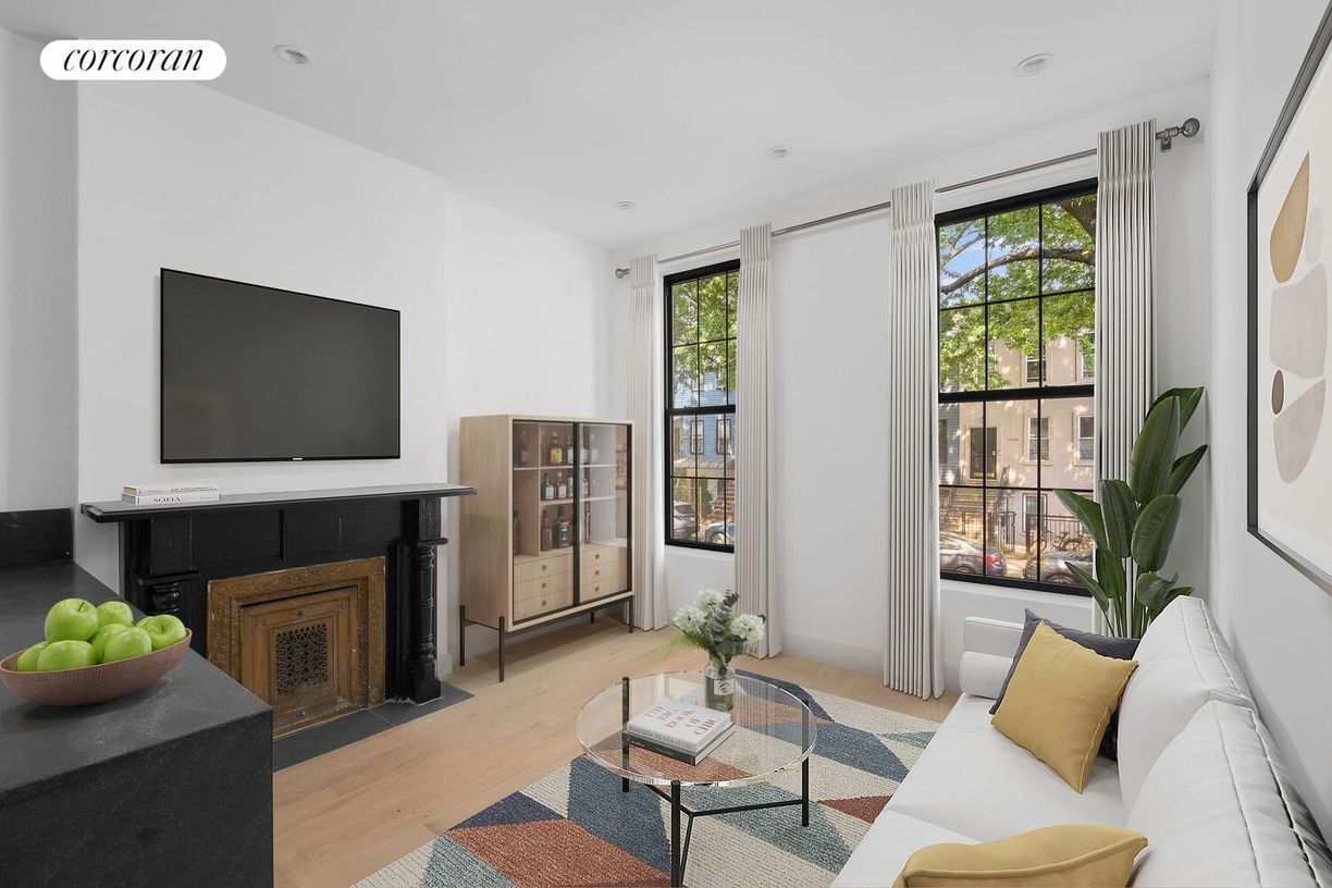Foto principal - 1242 Putnam Ave