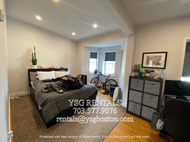 Building Photo - 15 Highland Park Ave