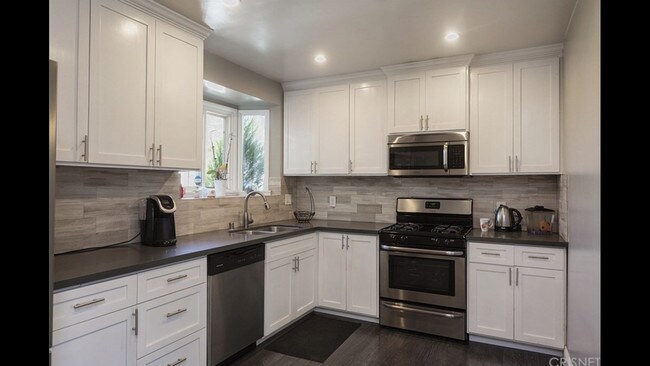 Foto del edificio - 7344 Topeka Dr