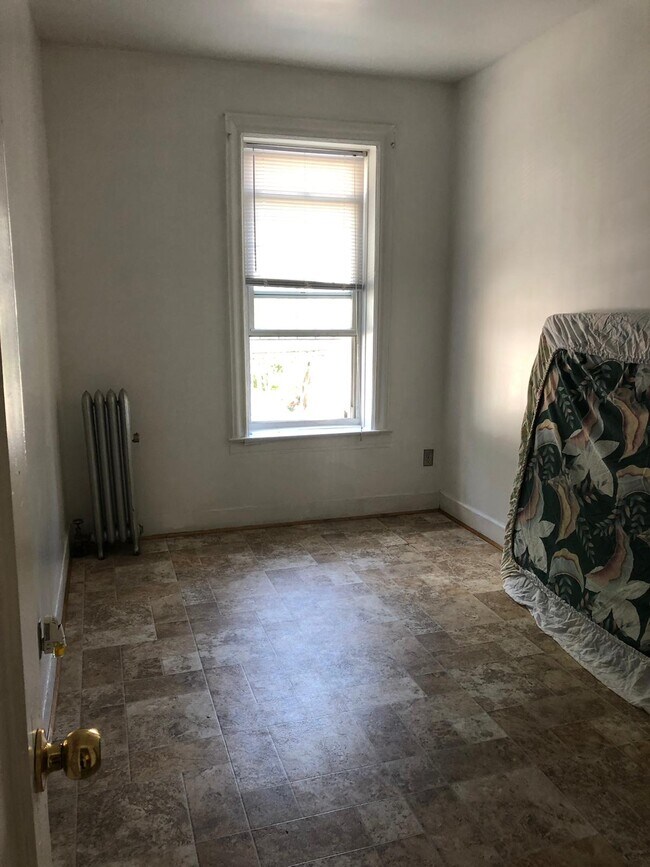 Building Photo - 619-668 68th St
