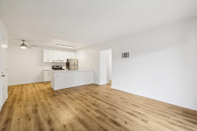 Foto del edificio - Valle at 9151 Kenwood