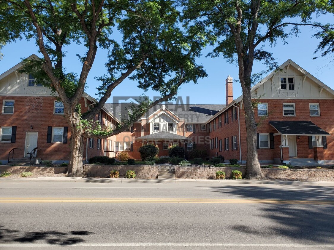 Primary Photo - 201 E S 1st St