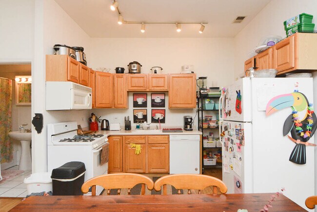 Foto del edificio - 3921 N Ashland Ave