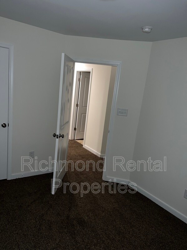 Foto del edificio - 1503 Stonewall Manor Dr