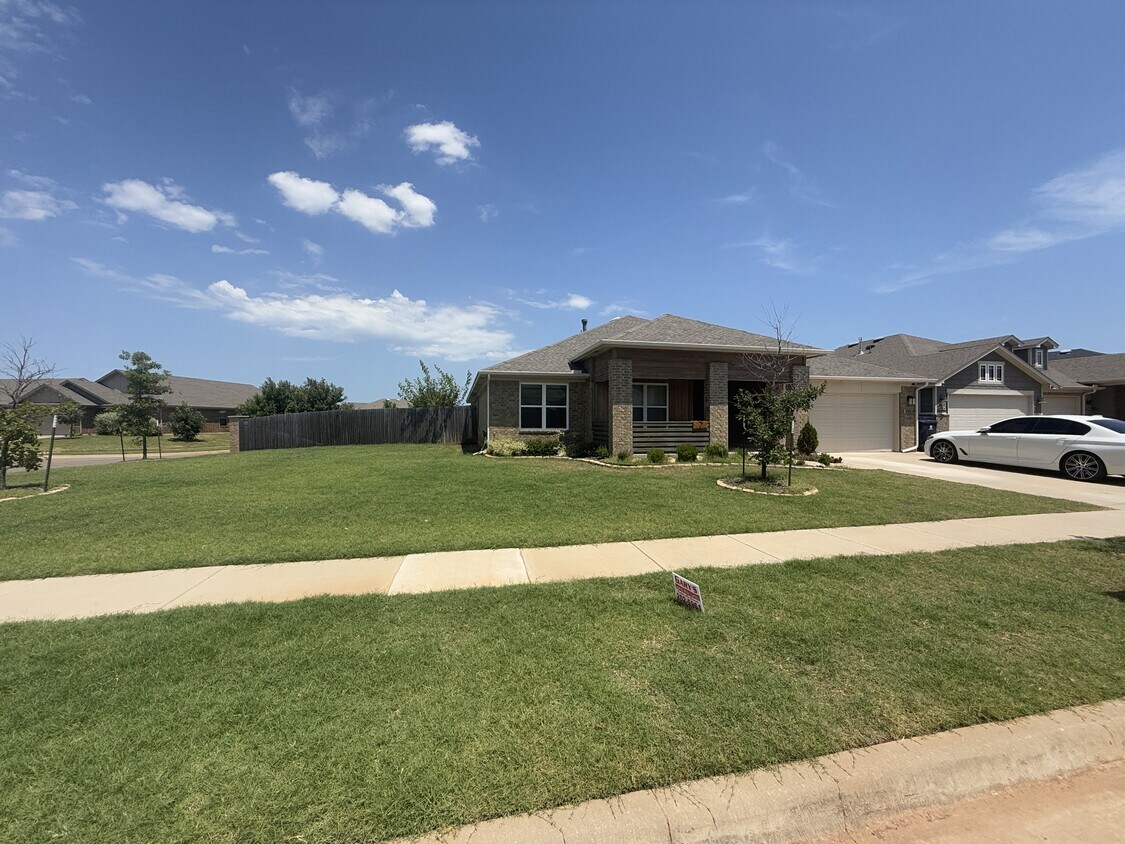 Foto principal - 18808 Bajo Dr