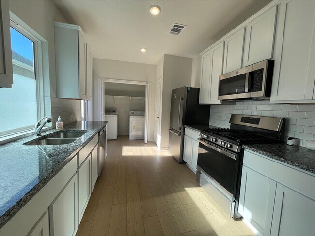 Building Photo - 340 Kenai Dr