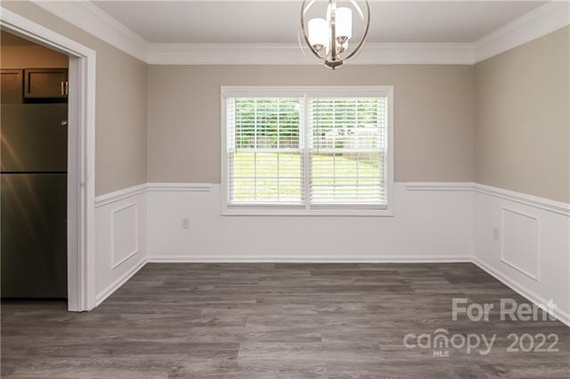 Foto del edificio - 5015 Rivergreen Ln