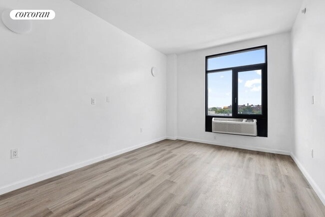 Foto del edificio - 4622 Fort Hamilton Pkwy