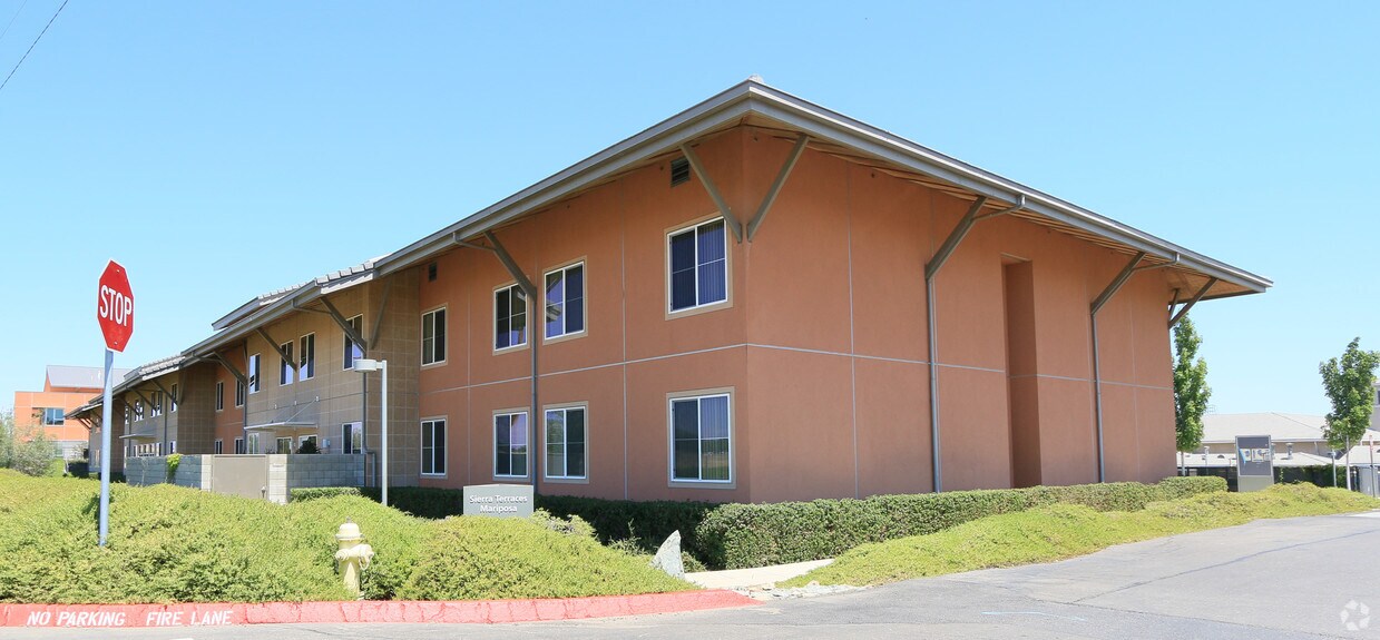 Building Photo - Sierra Terraces II