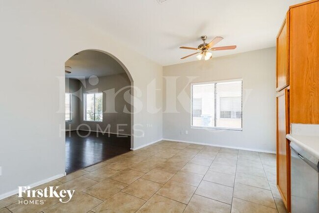 Building Photo - 8429 W Avalon Dr