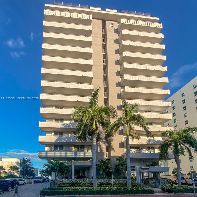 Foto del edificio - 9225 Collins Ave