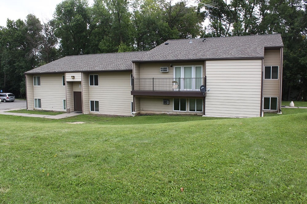 Primary Photo - Rosemill Apartments