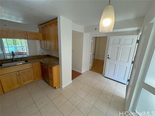 Building Photo - 1090 Ala Napunani St