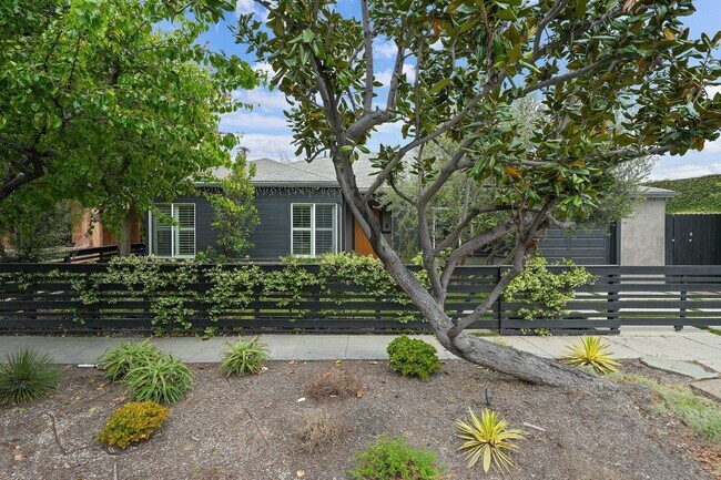 Building Photo - 1636 Carmona Ave