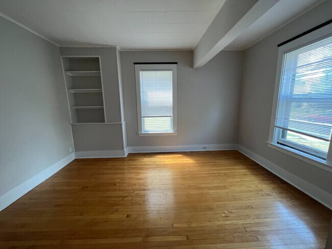 Foto del edificio - 1084 Wendell Ave