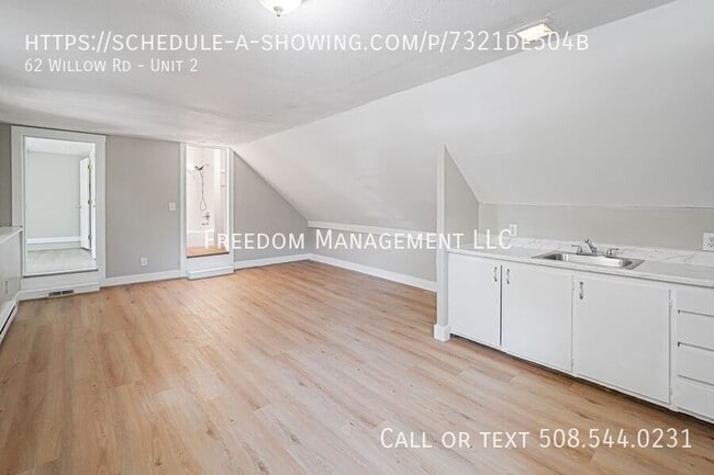 Foto del edificio - 62 Willow Rd