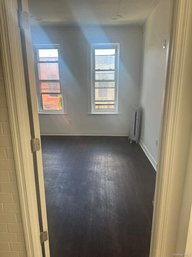 Foto del edificio - 317 E 96th St