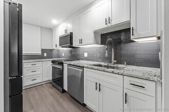 Building Photo - 3545 S Ocean Blvd