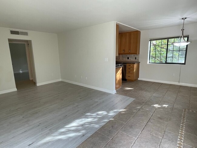Building Photo - 2250 S Beverly Glen Blvd