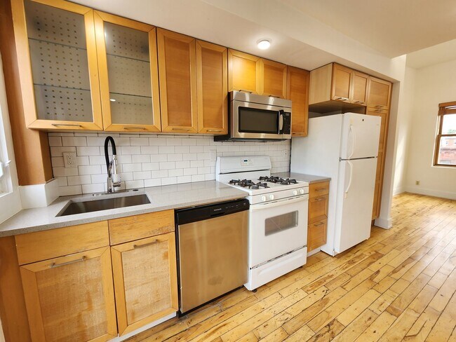 Foto del edificio - Beautiful 3 bedroom in brewerytown