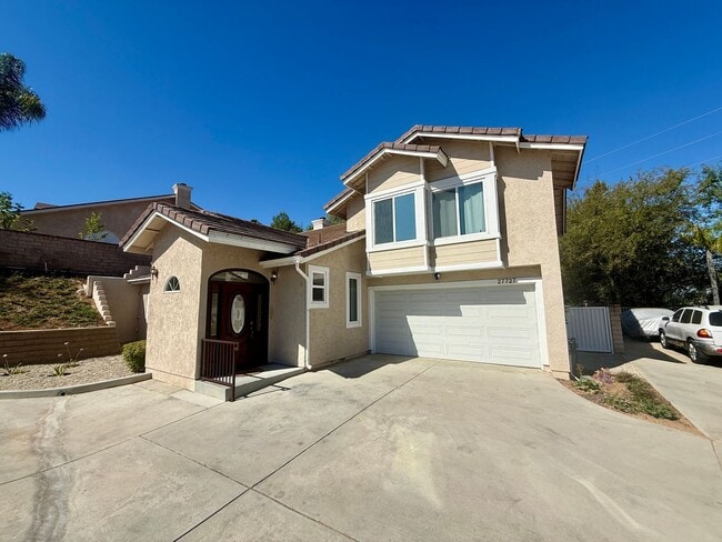 Building Photo - 4 Bedroom Rental Home in Santa Clarita.