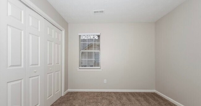 Building Photo - 627 Beaver Run Trce