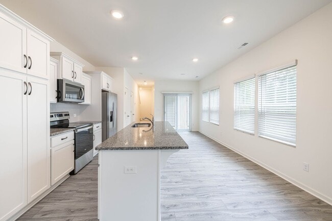 Building Photo - 436 Kinnerton Pl