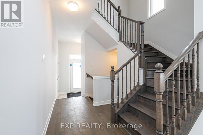 Building Photo - 210 Ormiston Cres