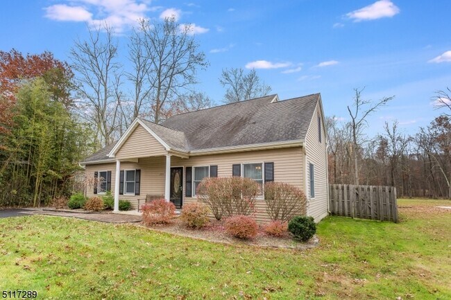 Building Photo - 1355 Valley Rd