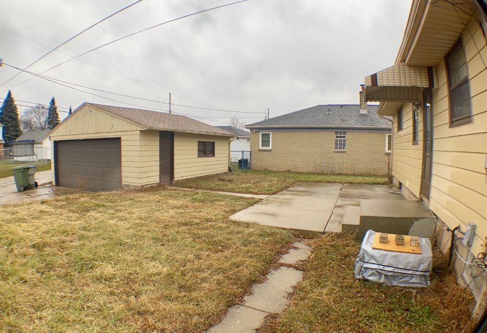 Primary Photo - 4442 N 82nd St