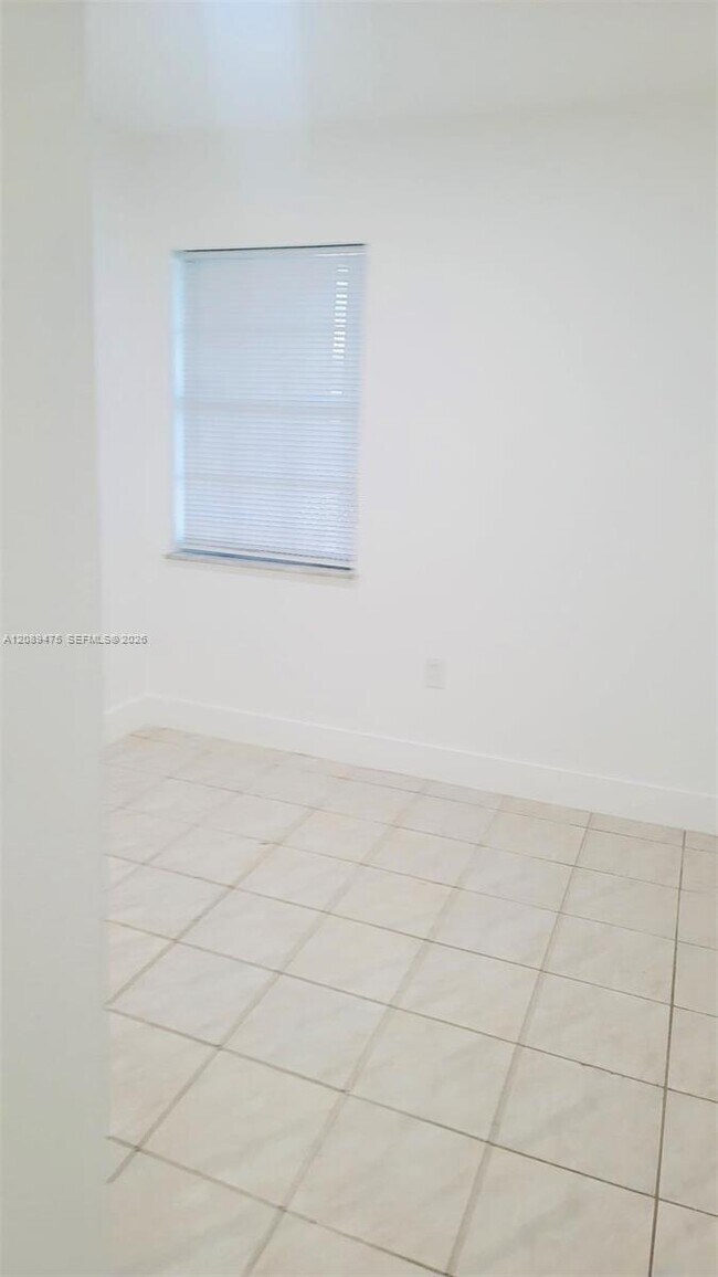 Foto del edificio - 19225 NW 50th Ct