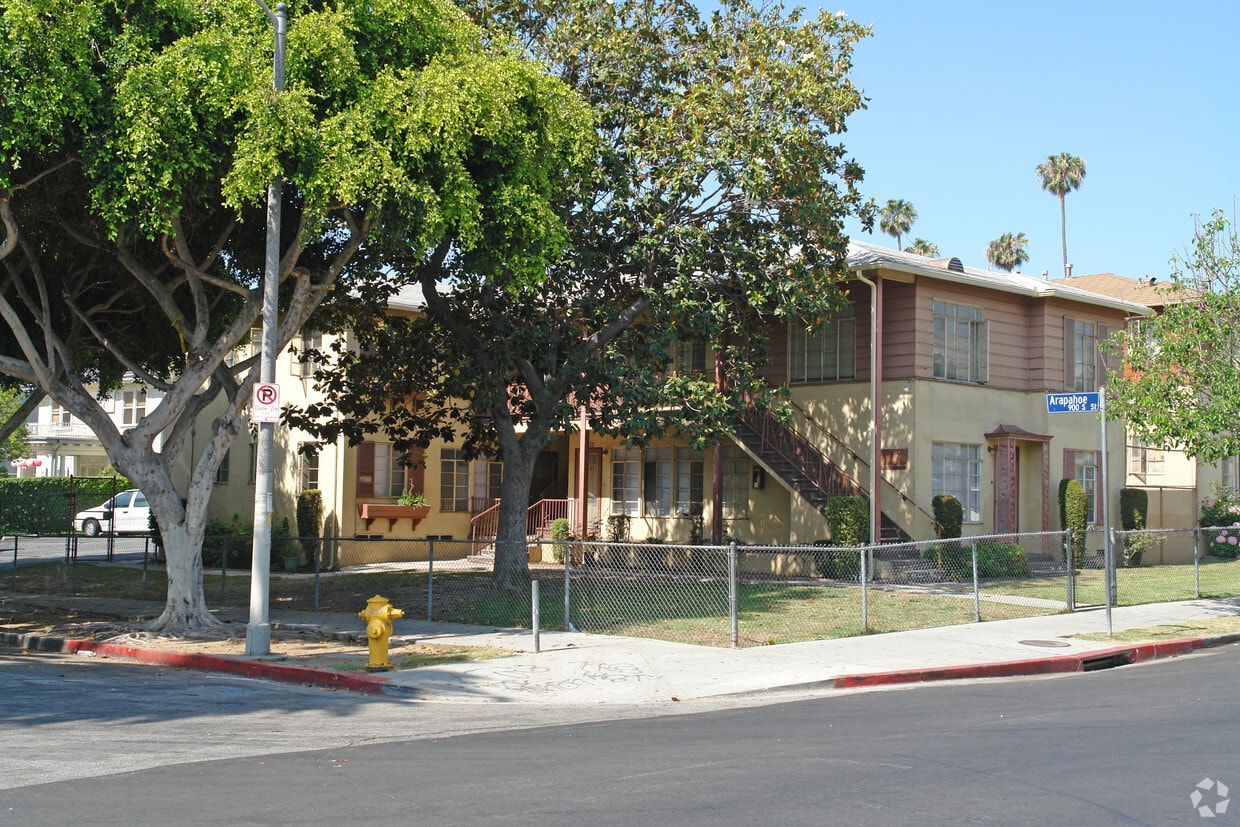 Primary Photo - 2650-2680 San Marino St