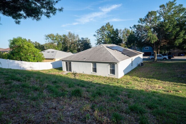 Building Photo - 3/2~Ridge Valley ~ Save with Solar!