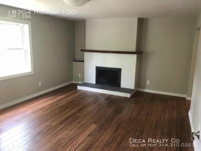 Building Photo - 2 Bedroom House