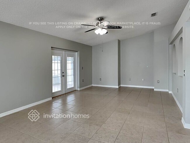 Building Photo - 1622 Hudderfield Cir W