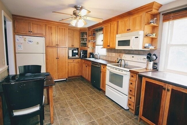 Foto del edificio - 17 Janet Cir