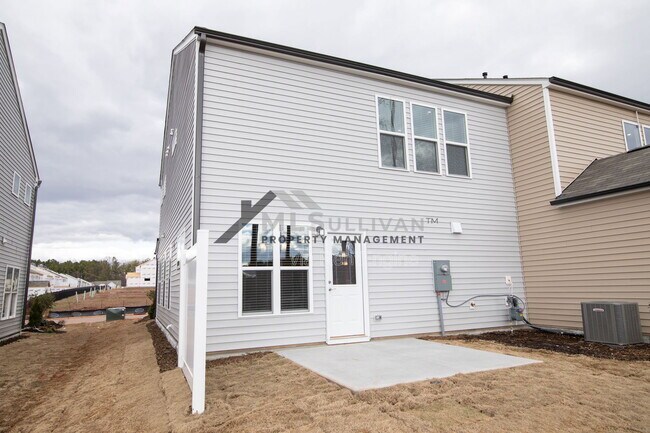 Foto del edificio - 1010 Crater Lk Wy