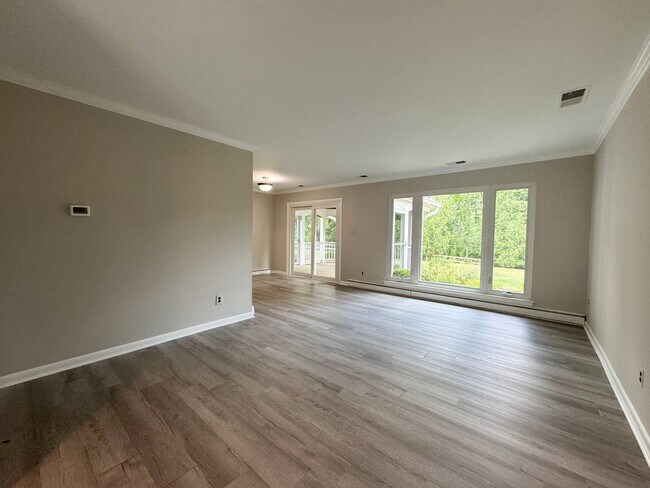 Foto del edificio - Gorgeous 4 Bed 2 Bath Home On Large Privat...
